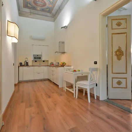 Wine Chianti Classico Apartmanhotel 2*